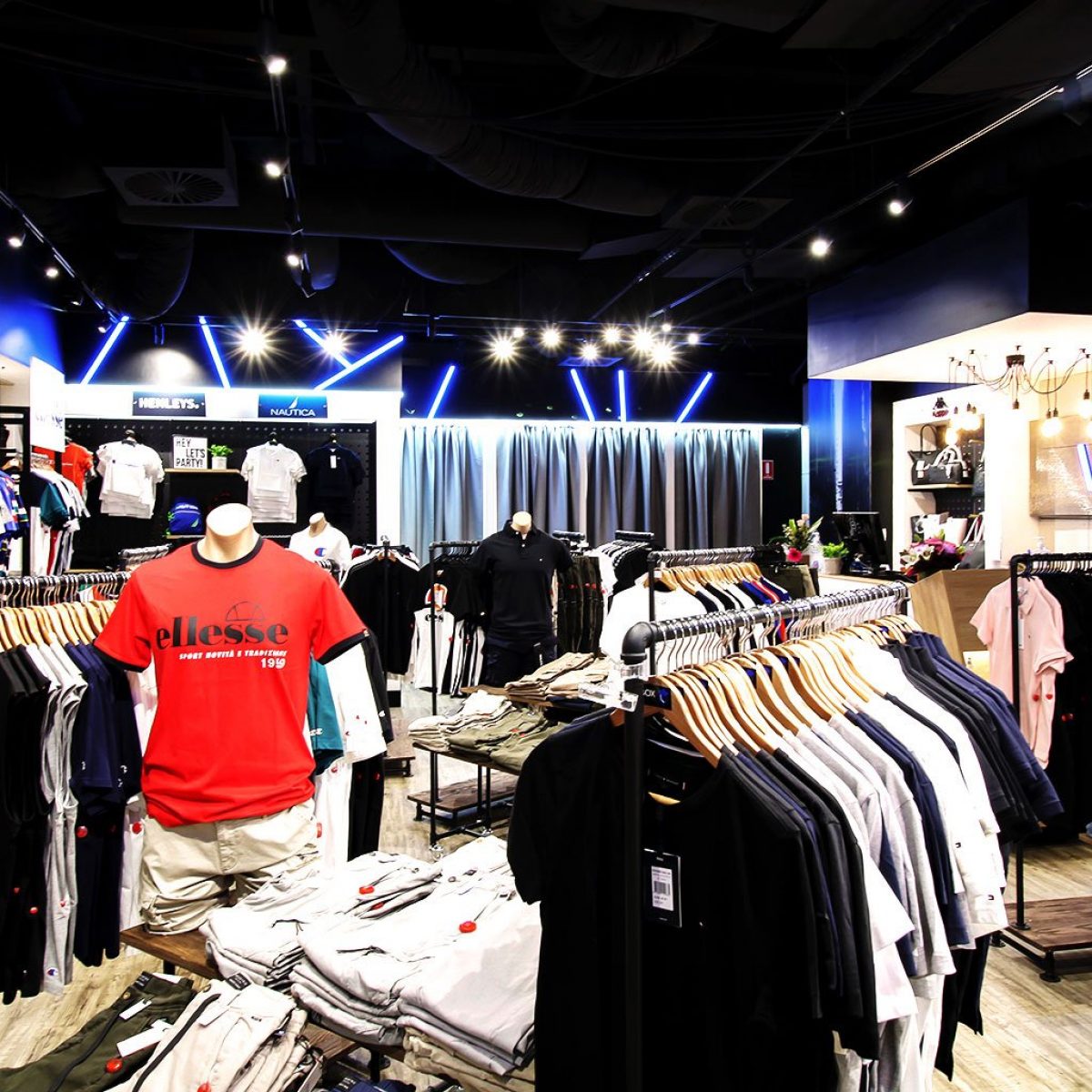 Shop Fit-Out: VBox Clothing – Sydney, NSW