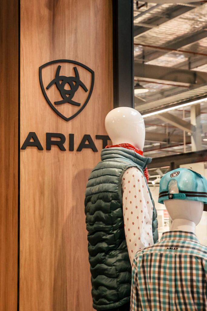 Ariat ECQ Outlet Store Mannequins in Window Display